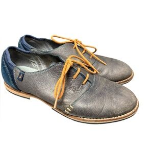 Ahnu Emery Leather Blue Oxford
Derby Shoe size 8.